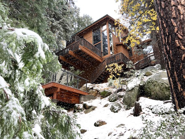 Haven Idyllwild in winter becomes a magical snowy mountain retreat. 