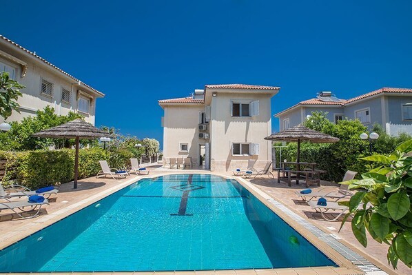 Protaras Jason Villa JV8, Lovely 4BDR Villa, a minute walk to Fig Tree Bay Beach