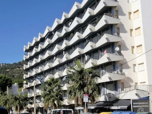 Façade