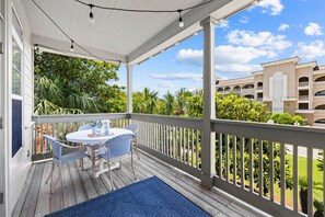 2nd Floor Balcony Dining for Four!