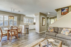Calming, Uncluttered Décor