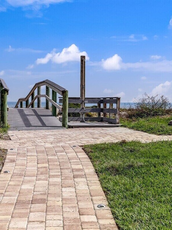 Walkway to Beach