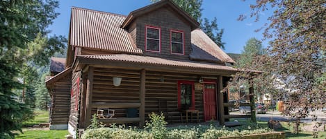 Exterior - Elk Ave Front Porch