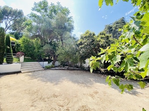 Enjoy a game of petanque 