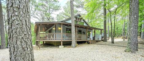 A true log cabin-Bearskin Lodge!