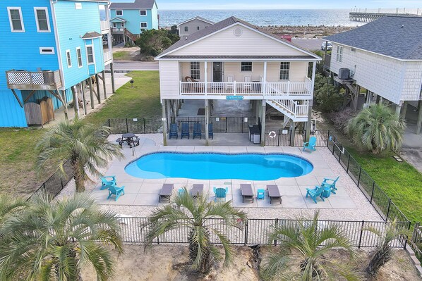 Exterior / Pool Area