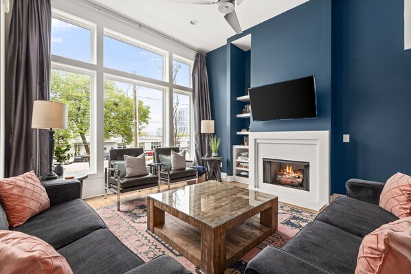 Gorgeous Brand New Home in Gulch View. Located in the Gulch and 1 Mile to Broadway