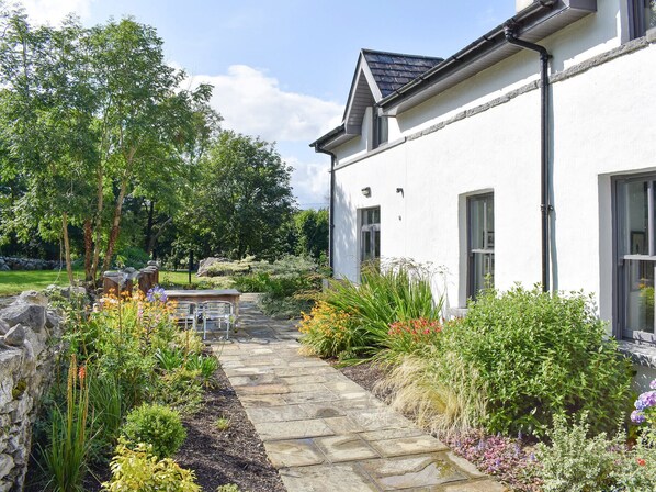 Ballyquirke House, Large and Luxury Holiday Accommodation in Moycullen, Connemara, County Galway