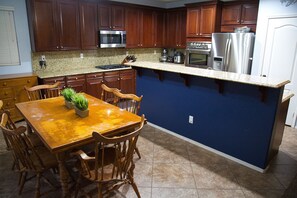 Breakfast Area / Kitchen