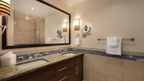 mrkml-bathroom-4247-hor-wide.jpg