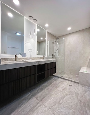 Newly remodeled master bathroom - nicest in Diamante!