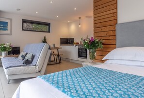 Ground floor: Open-plan accommodation with underfloor heating