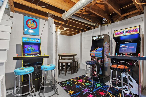 We offer Arcade games for you to play! ALL FREE TO PLAY! 
