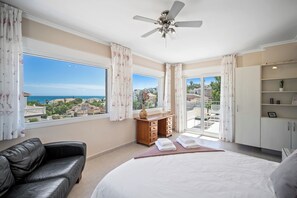 Master Bedroom (1)