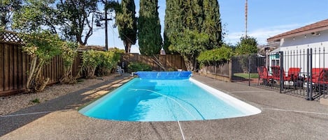 Full Size Heated in-ground Pool (heating is available for an extra daily charge)