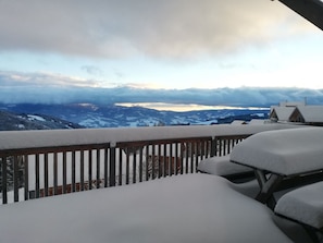 Cloud, Sky, Mountain, Snow, Fence, Freezing, Ice Cap, Horizon, Mountain Range, Glacial Landform