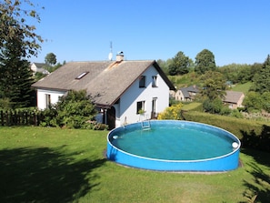 Sky, Plant, Building, Property, Window, Swimming Pool, Tree, Water, House, Architecture