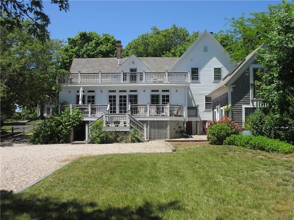 Lovely yard and back of house