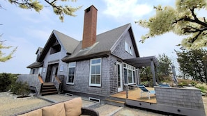 Architectural gem right on Cape Cod Bay