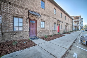 Townhome Exterior | Step-Free Access