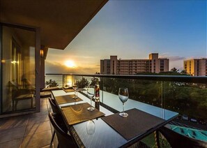 K642 SUNSET VIEW