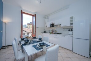 Bright and spacious kitchen