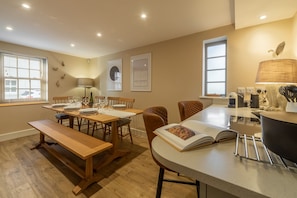 Foxhill House, South Creake: Looking from the kitchen to the dining area