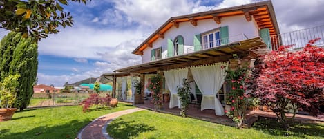 Villa Clara is a nice Property surrounded by a lush garden full of flowers
