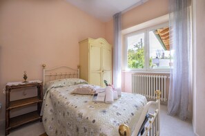 Angle view of the triple room on the ground floor