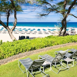 Exclusive access to two world class hotel and beaches with Mauna Kea Club privileges