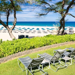 Exclusive access to two world class hotel and beaches with Mauna Kea Club privileges
