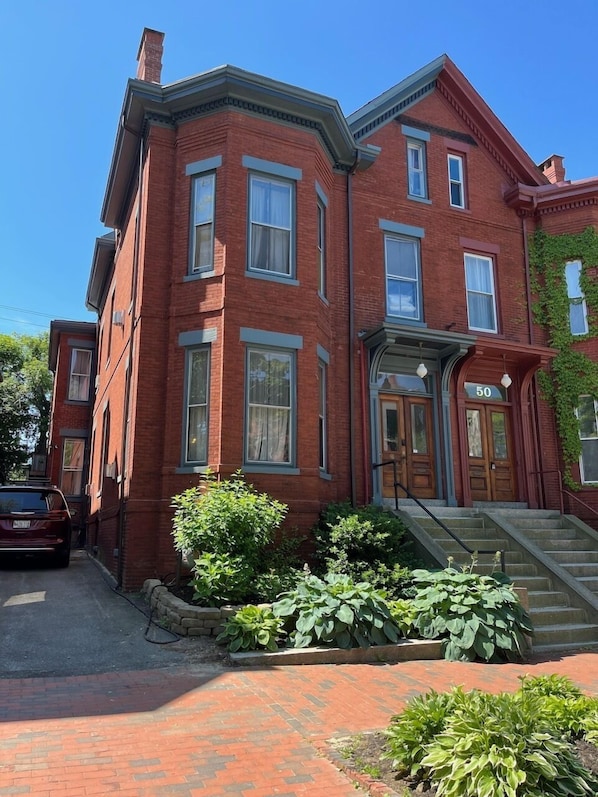 Beautiful 3 story home in Historic Downtown Portland. 