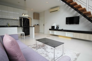 SUPER DUPLEX APARTMENT