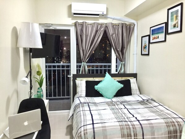 Fabulous Studio Unit near MOA and Makati
