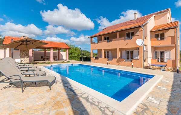 pool