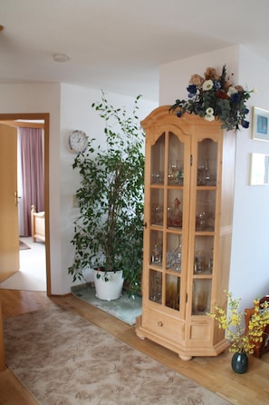 Teilansicht Wohnzimmer