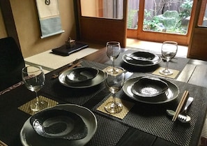 You can cook your own meals using tableware.