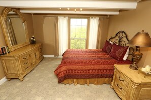 Master Bedroom has a Queen-size bed.