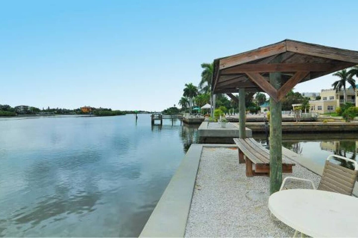 Siesta Key … On the water