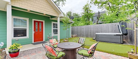 Front Entrance: outdoor patio, putting green, hot tub spa