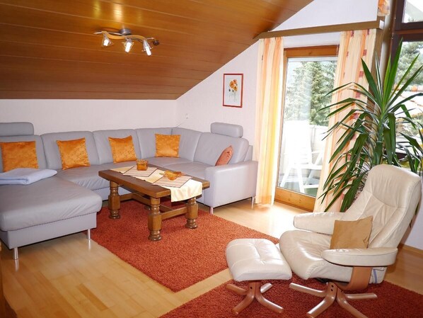 Ferienwohnung 1 Kronberg (80qm) mit Balkon-Fewo 1 Kronberg