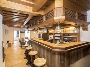 Bar (in der Unterkunft)