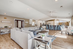 Open floor plan with great flow from living, dining and kitchen!