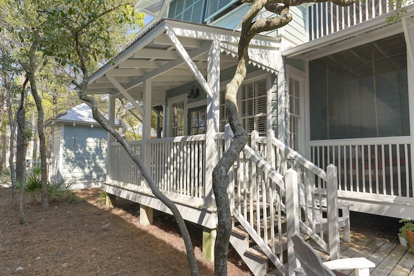 WELCOME TO GRACE SEA GUEST COTTAGE IN SEASIDE, FL!