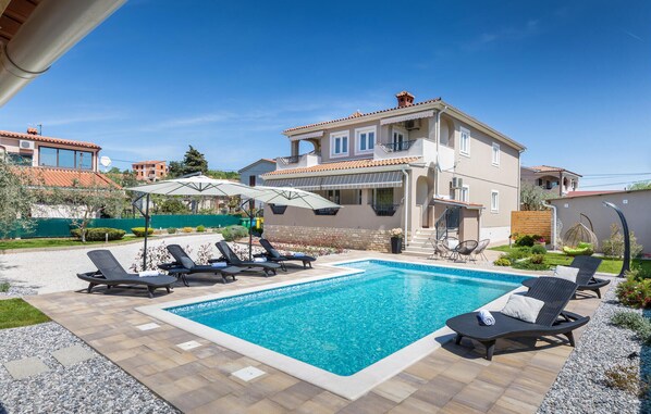 pool