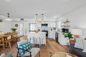 Great kitchen with everything you need to cook for the family