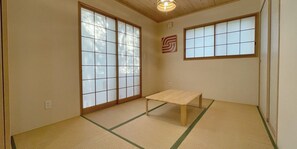 Japanese-style room