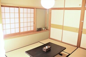 Japanese-style room