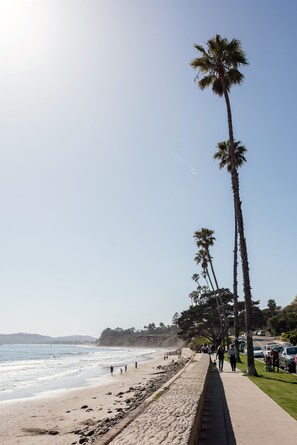 Butterfly Beach - .4miles from the cottage