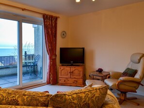 Living room/dining room | Brae Lodge, Cullen, near Buckie